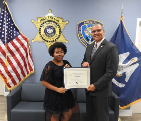 Skylar Edwards Receives Scholarship | St. John Parish Sheriff's Office